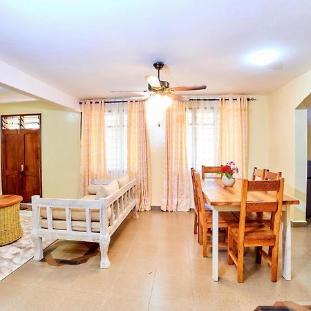 Diani Beach Gold Apartments Bagian luar foto